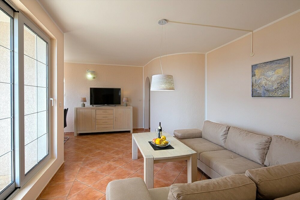 Фото Adriatic Hill Apartments