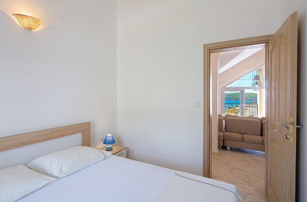 Фото Adriatic Hill Apartments