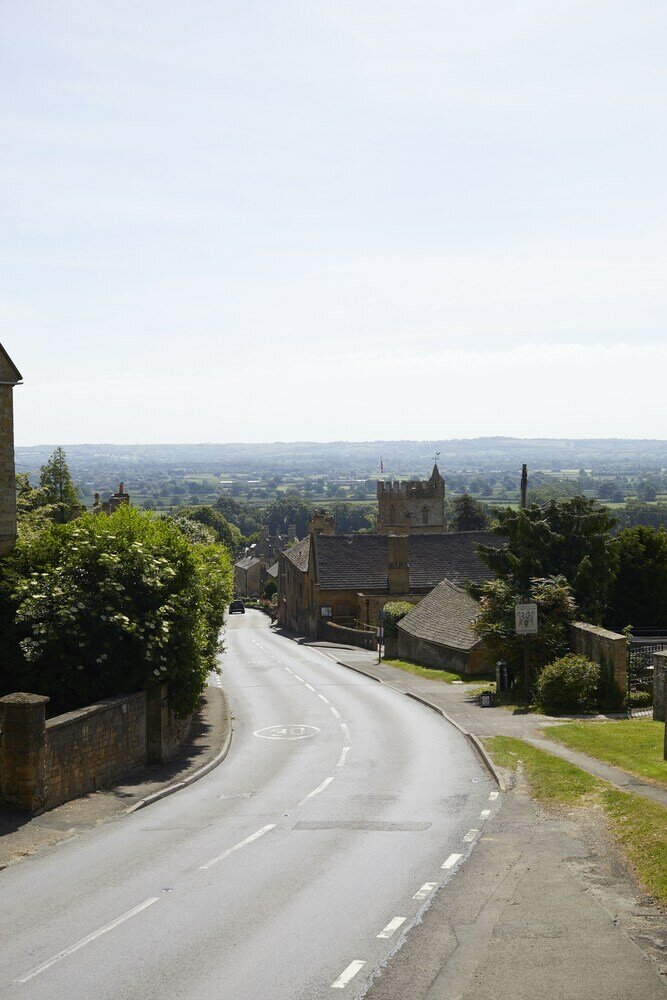 Фото Horse and Groom