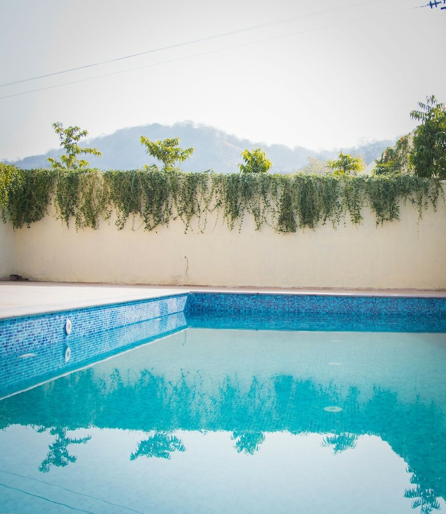 Фото WelcomHeritage Mount Valley Resort, Ranthambore