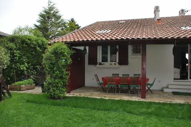 Гостиница Chez Phil et Dom в Биаррице