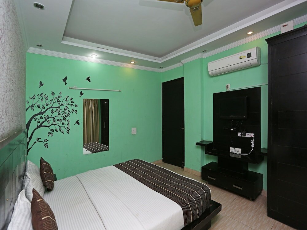 Фото Oyo 6895 Hotel Cybercity Rooms & Suites
