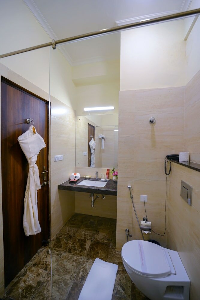 Фото WelcomHeritage Mount Valley Resort, Ranthambore