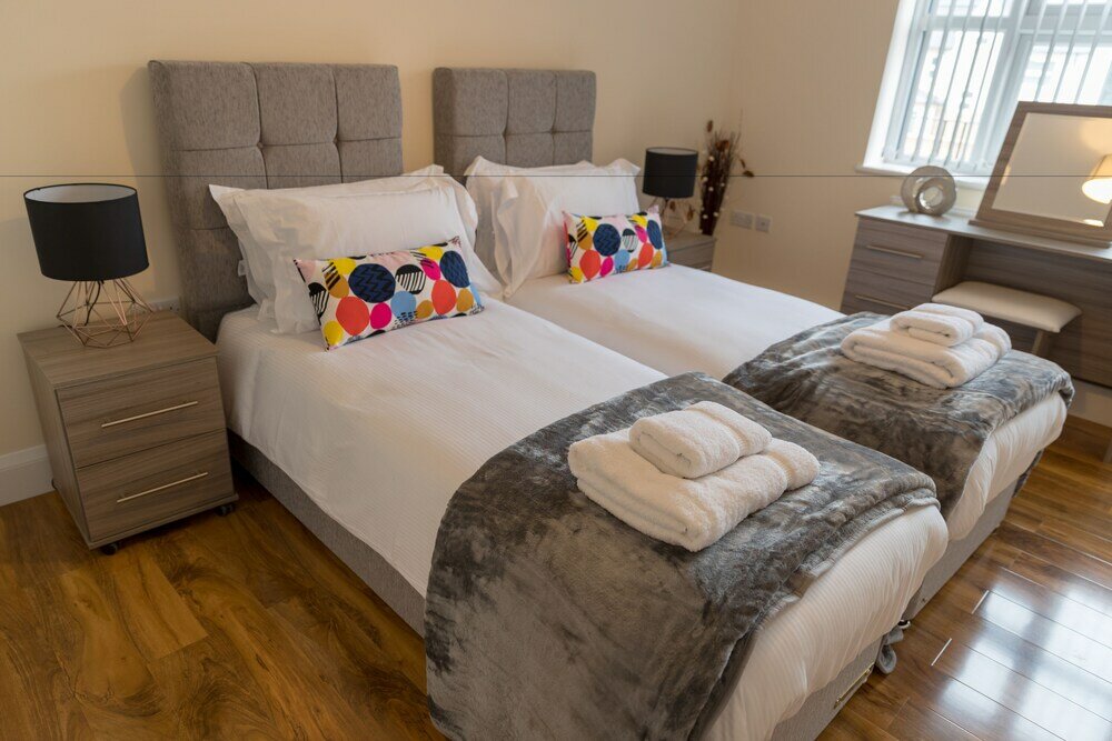 Фото London Heathrow Serviced Apartments