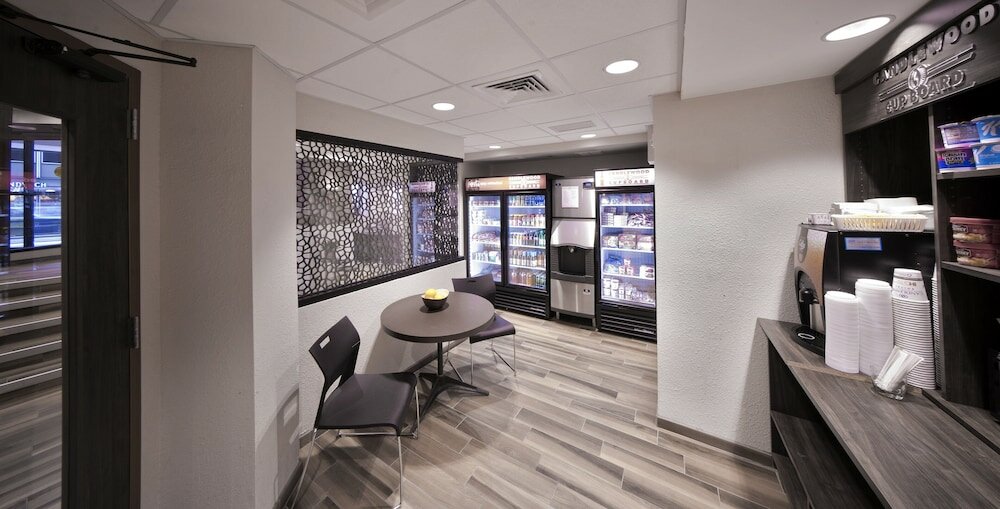 Фото Candlewood Suites Baltimore - Inner Harbor, an Ihg Hotel