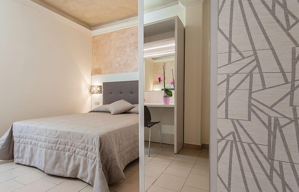 Фото Hotel Dolce Vita Cesenatico