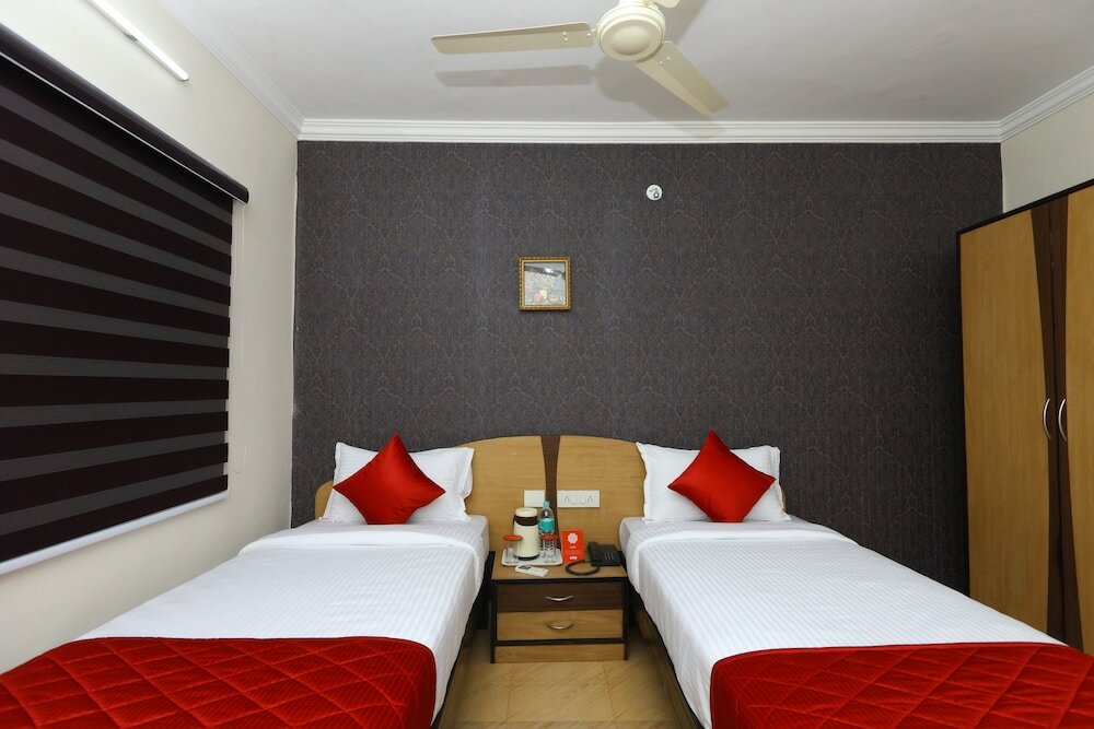 Фото Oyo 9372 Rich Inn