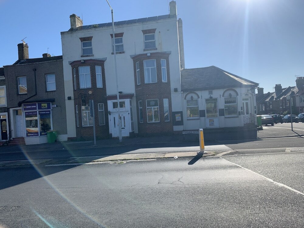 Фото The Little Tree Boutique B&b