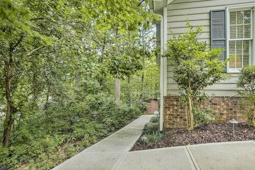 Гостиница Dog-friendly Raleigh Apartment ~ 5 Mi to Downtown! в Роли