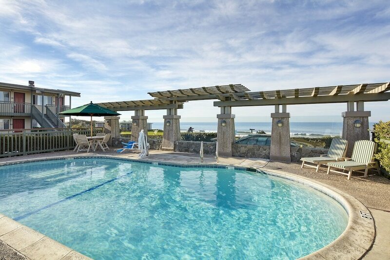 Гостиница Cavalier Oceanfront Resort в Сан-Симеоне