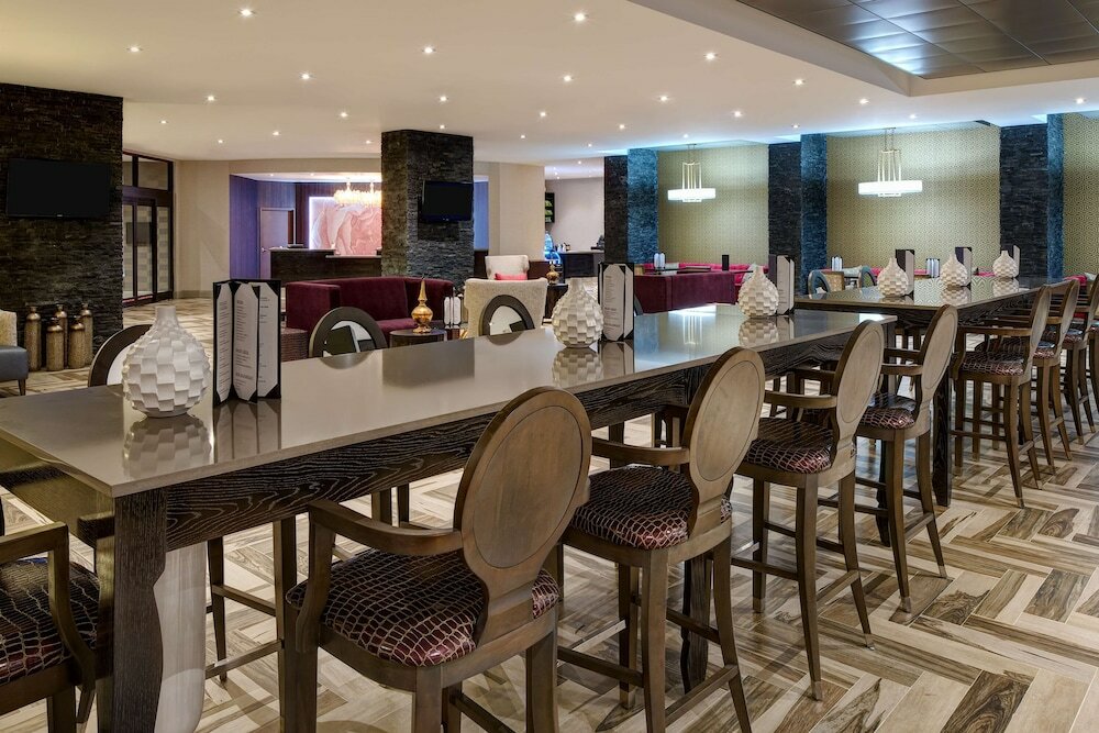 Фото DoubleTree by Hilton Hotel Orlando East - Ucf Area