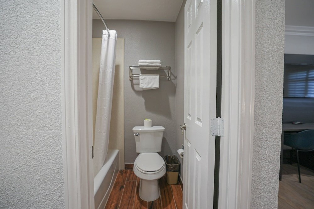 Фото Motel 6 Tustin, Ca – Orange County