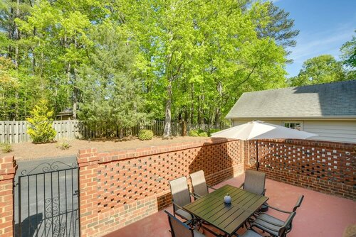 Гостиница North Raleigh Vacation Rental ~ 8 Mi to Downtown! в Роли