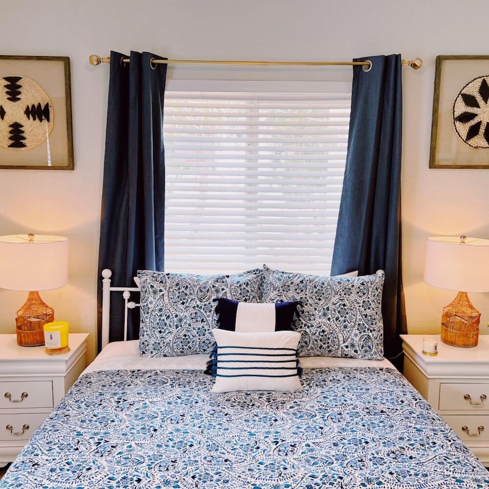 Фото The Leeward Apartments by Lowkl