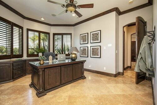 Гостиница Sky Lantern by Avantstay Stunning Oasis w Pool, Hot Tubs, Volley Ball Court & Home Office! в Темекуле