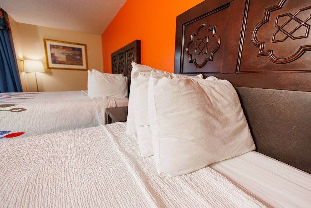 Фото Garnet Inn & Suites, Orlando