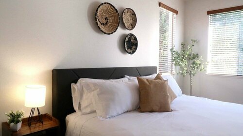 Гостиница Lago в Вест Сакраменто