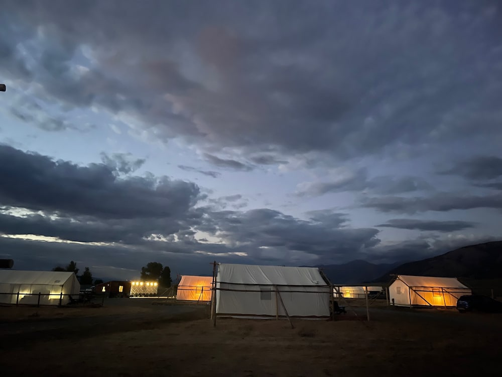 Фото Yellowstone Dreamin Camp