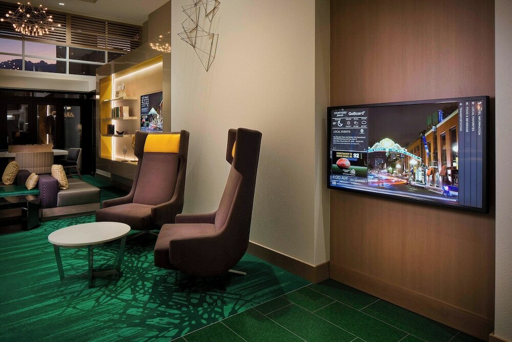 Фото Courtyard by Marriott San Diego Gaslamp/Convention Center