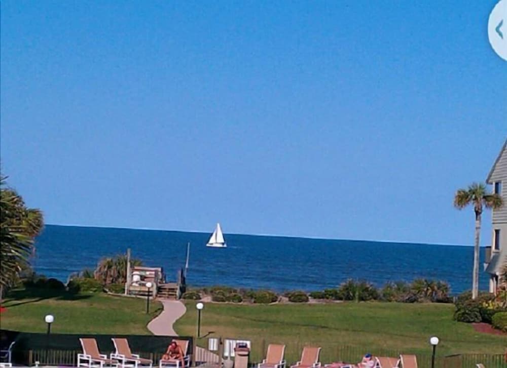 Фото Sleeps 6, Ocean View Condo, 4 Heated Pools - Summerhouse 232