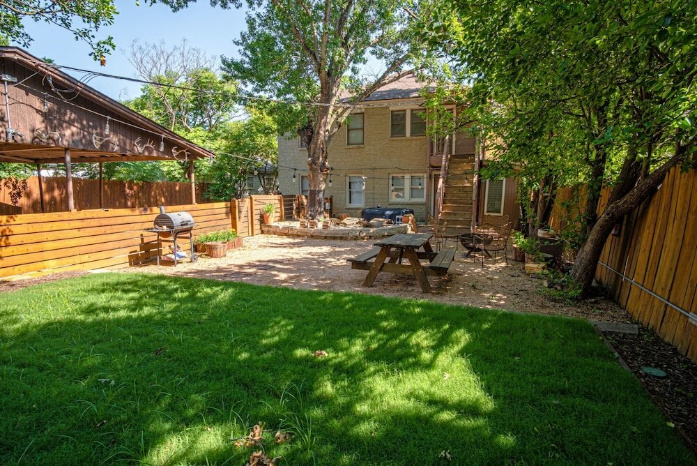 Фото Close to Famous Attractions With Hot Tub and Fire Pit