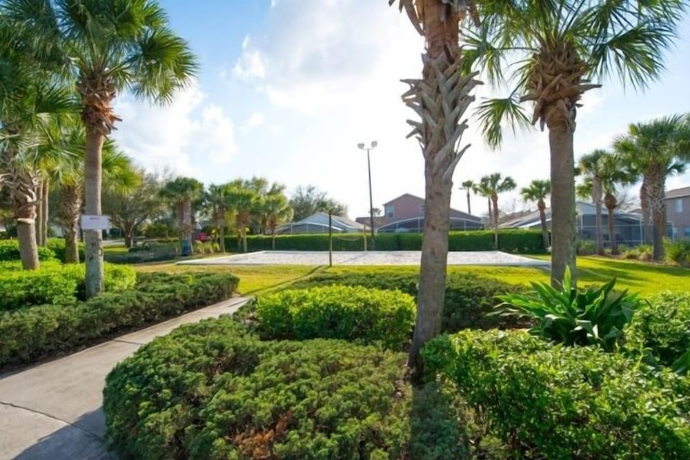 Фото Ov3252 - Hampton Lakes - 5 Bed 4 Baths Villa
