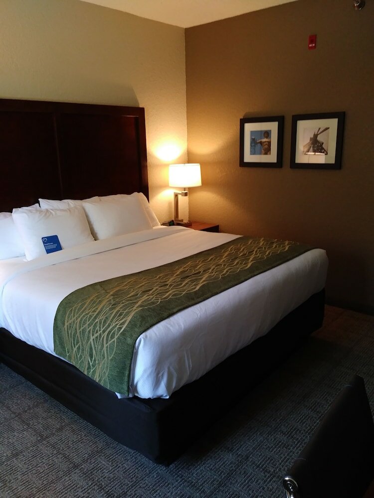 Фото Comfort Inn South Tulsa - Woodland Hills