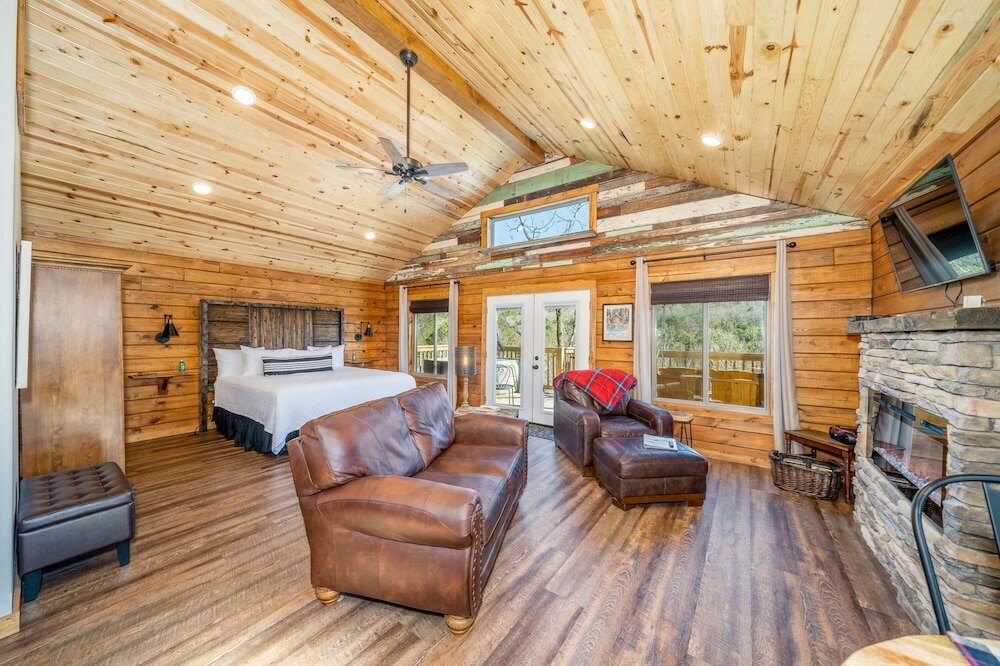 Фото Starlight Haven Hot Springs