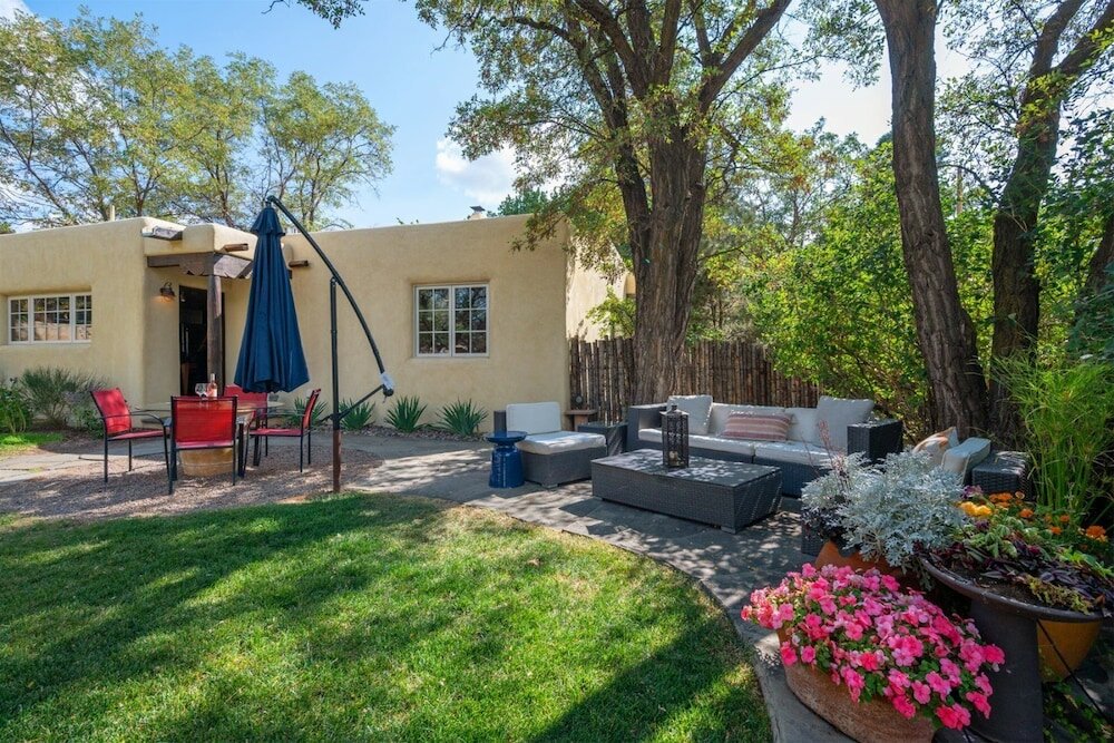 Фото Casita de las Aves - Unbeatable Location, Spacious Yard