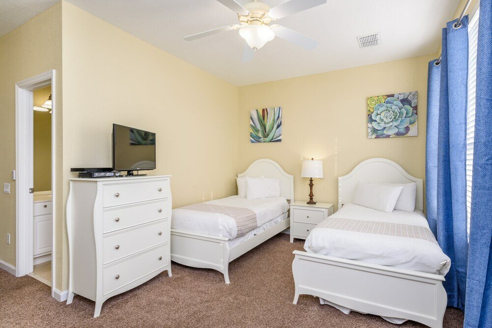 Фото Vista Cay Resort Direct Townhomes by Millennium Management