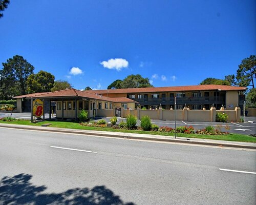 Гостиница Super 8 by Wyndham Monterey Fisherman's Wharf Aquarium в Монтерее