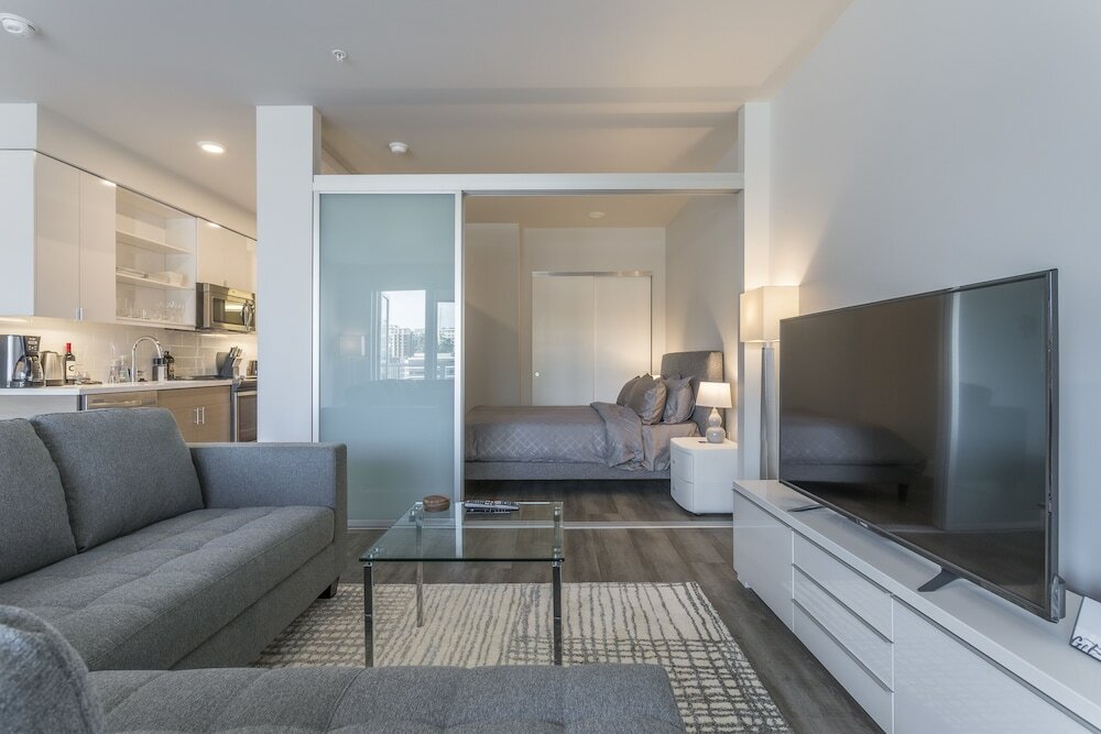 Фото Domicile Suites at Mark on 8th