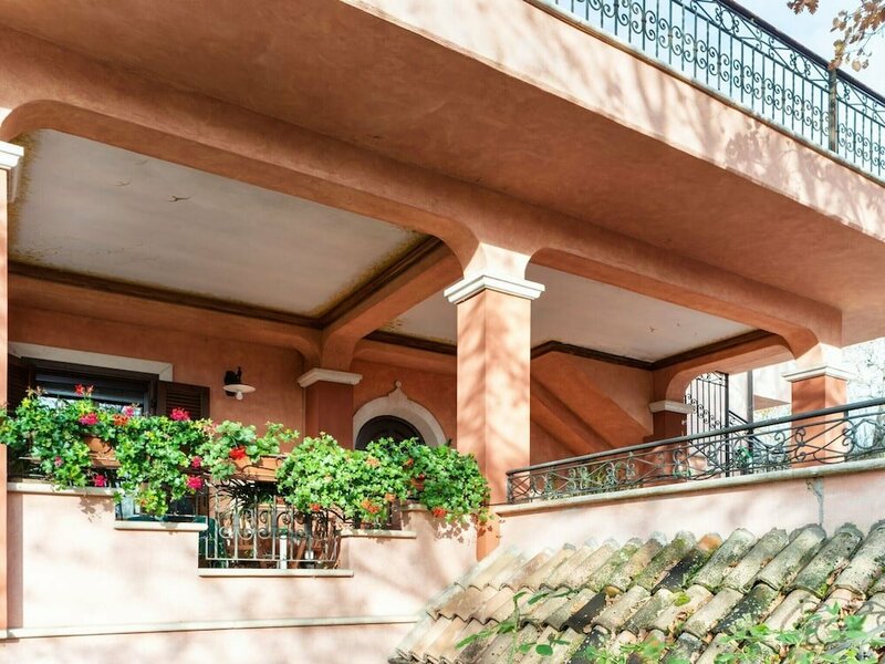 Гостиница Fascinating Apartment in Tagliacozzo With Garden