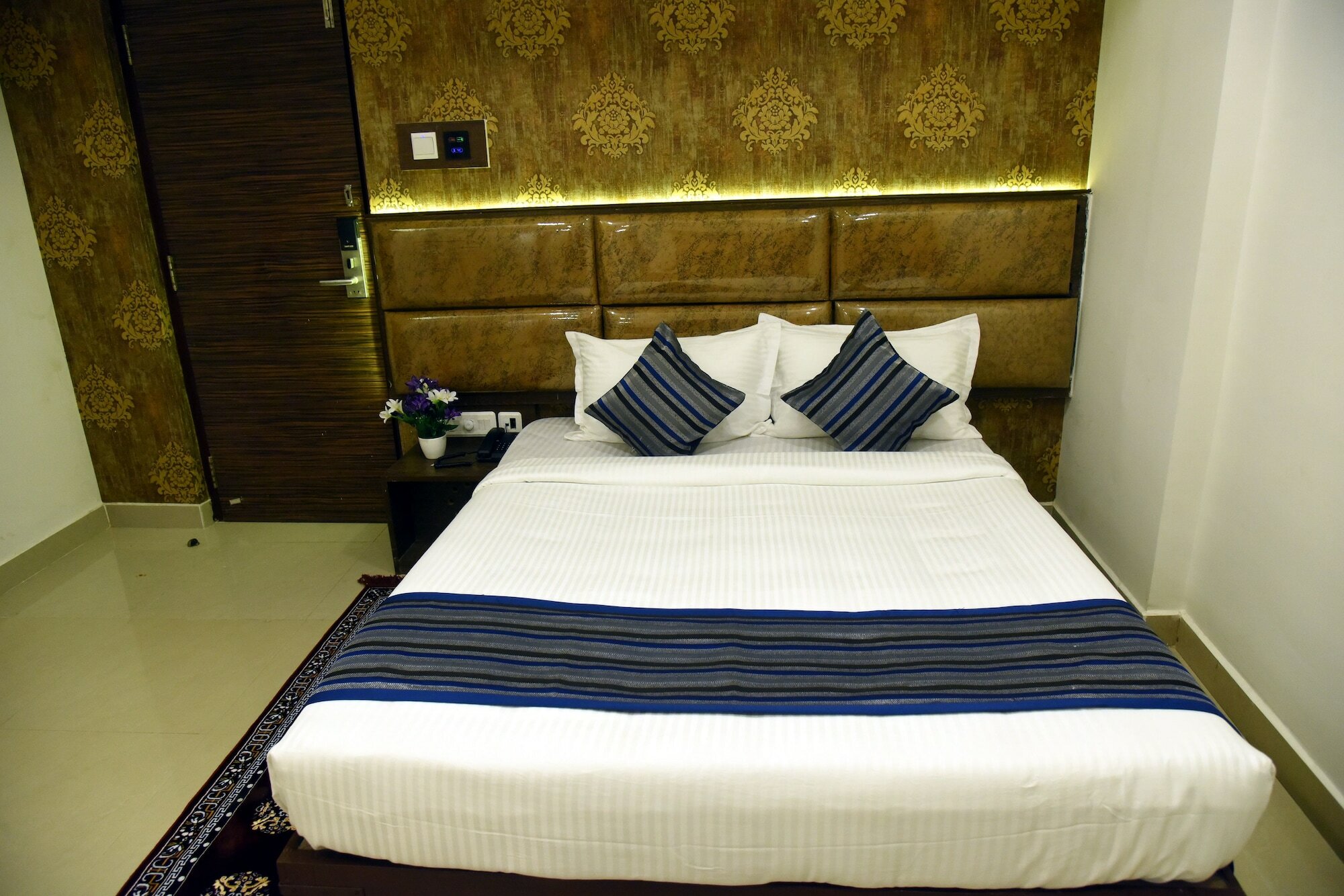 Фото Pine Tree Signature