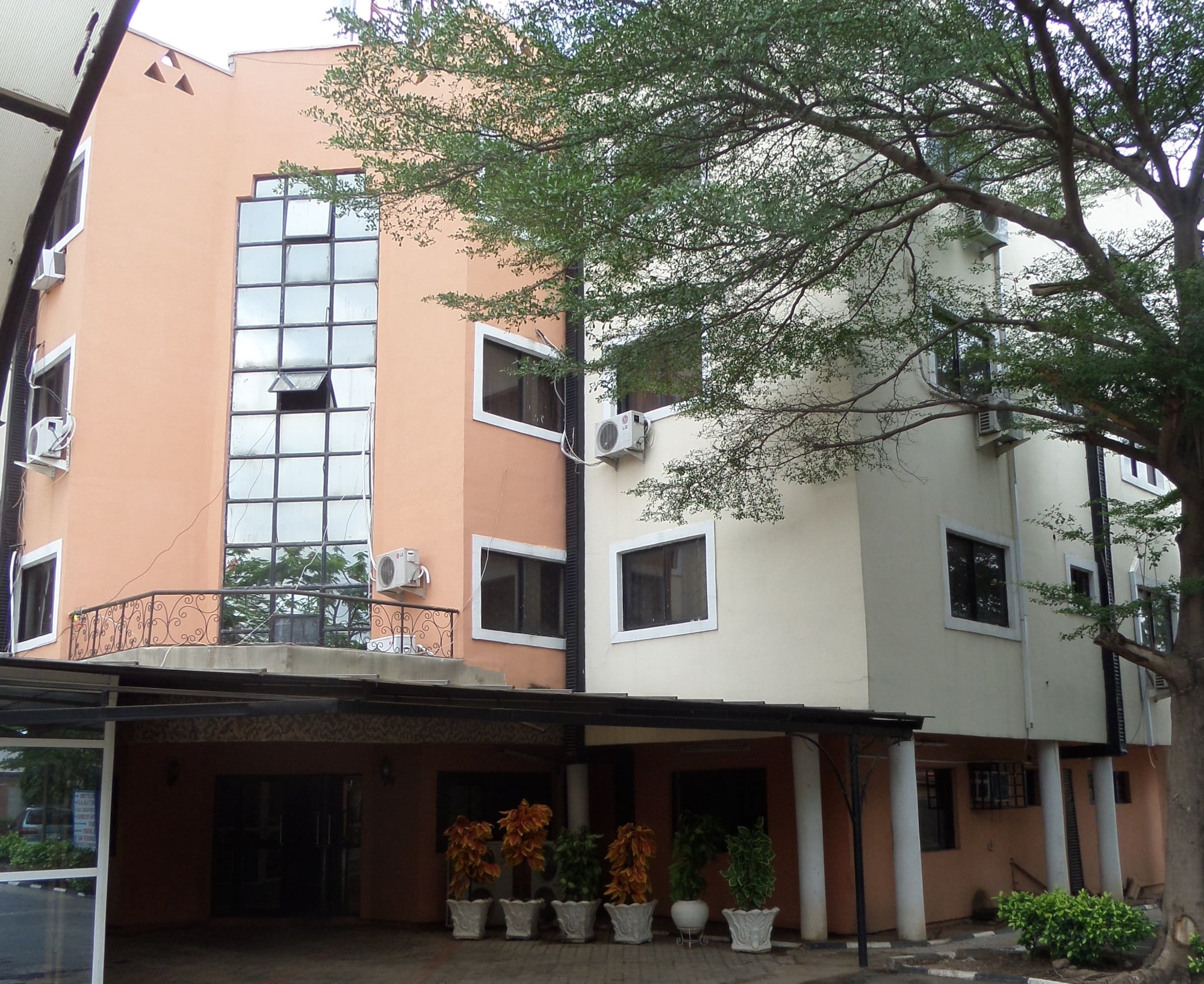 Фото отеля 1