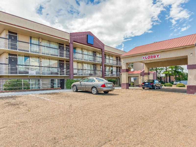 Фото Oyo Hotel Jackson North I-55