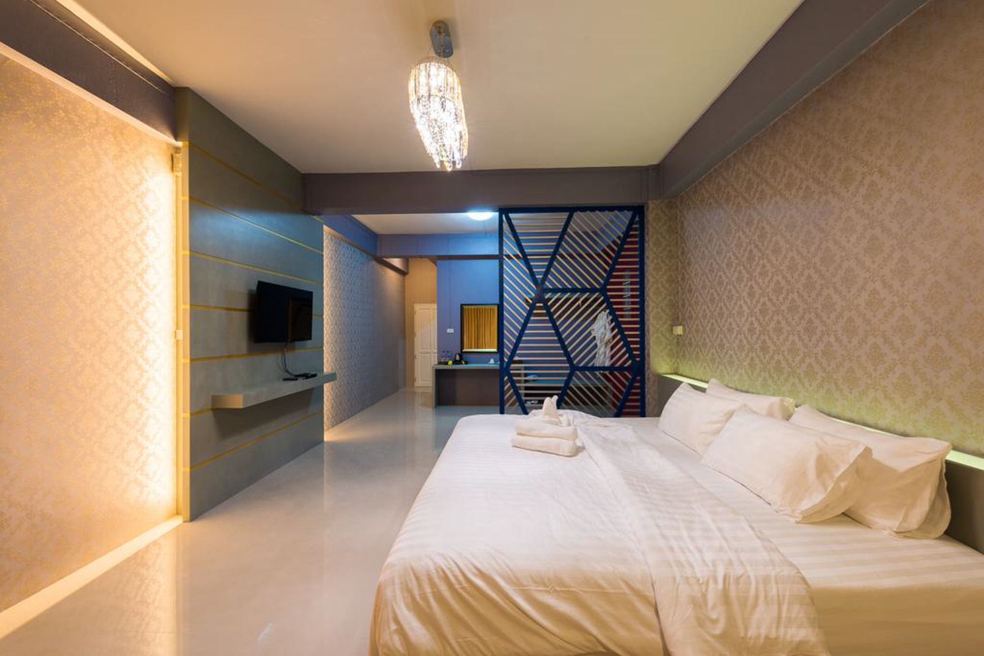 Фото The Iconic Hotel