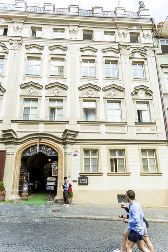 Гостиница Friday Songs Apartments в Праге