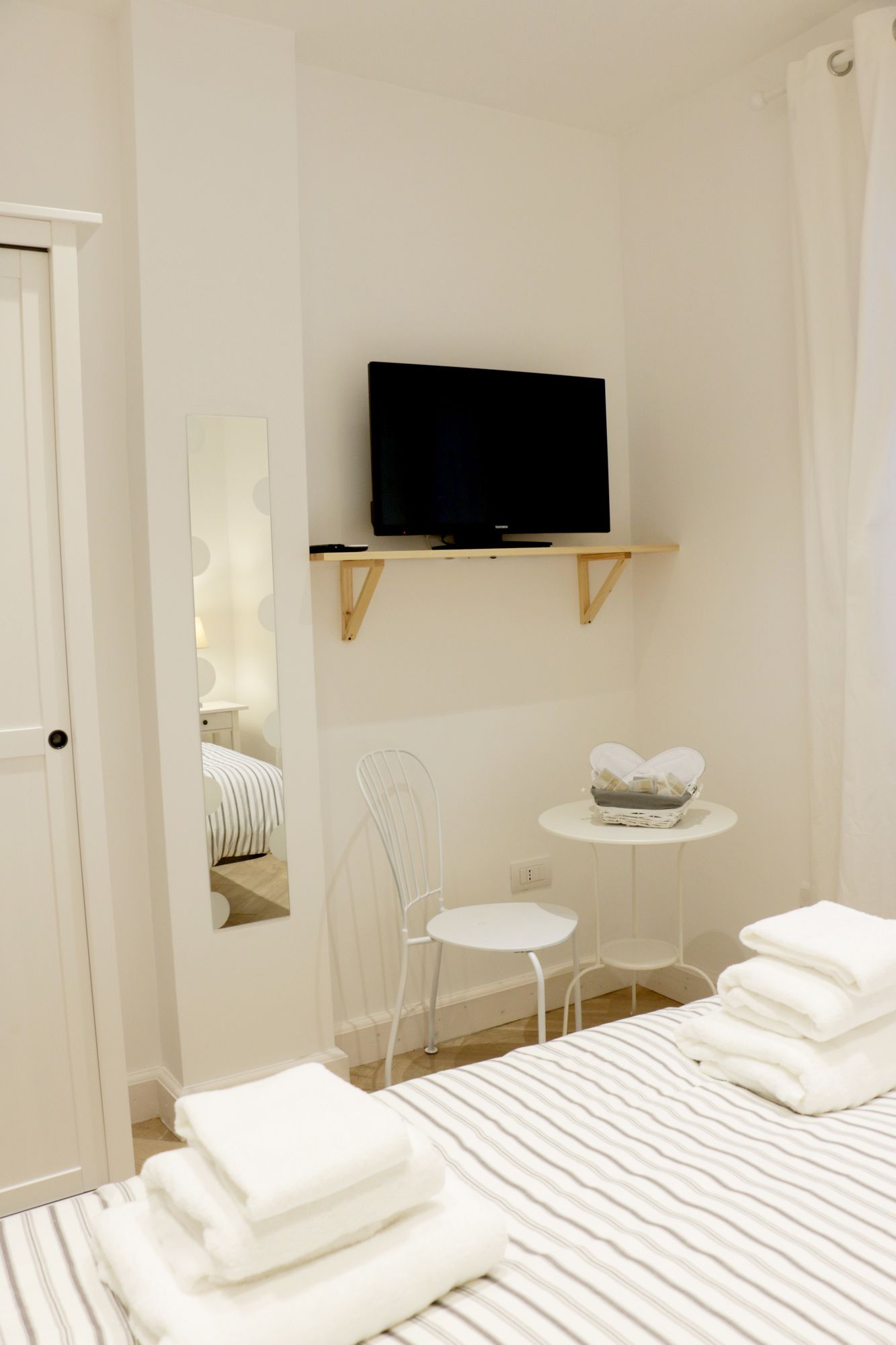 Фото B&b Napoli La scalinata di Chiaia