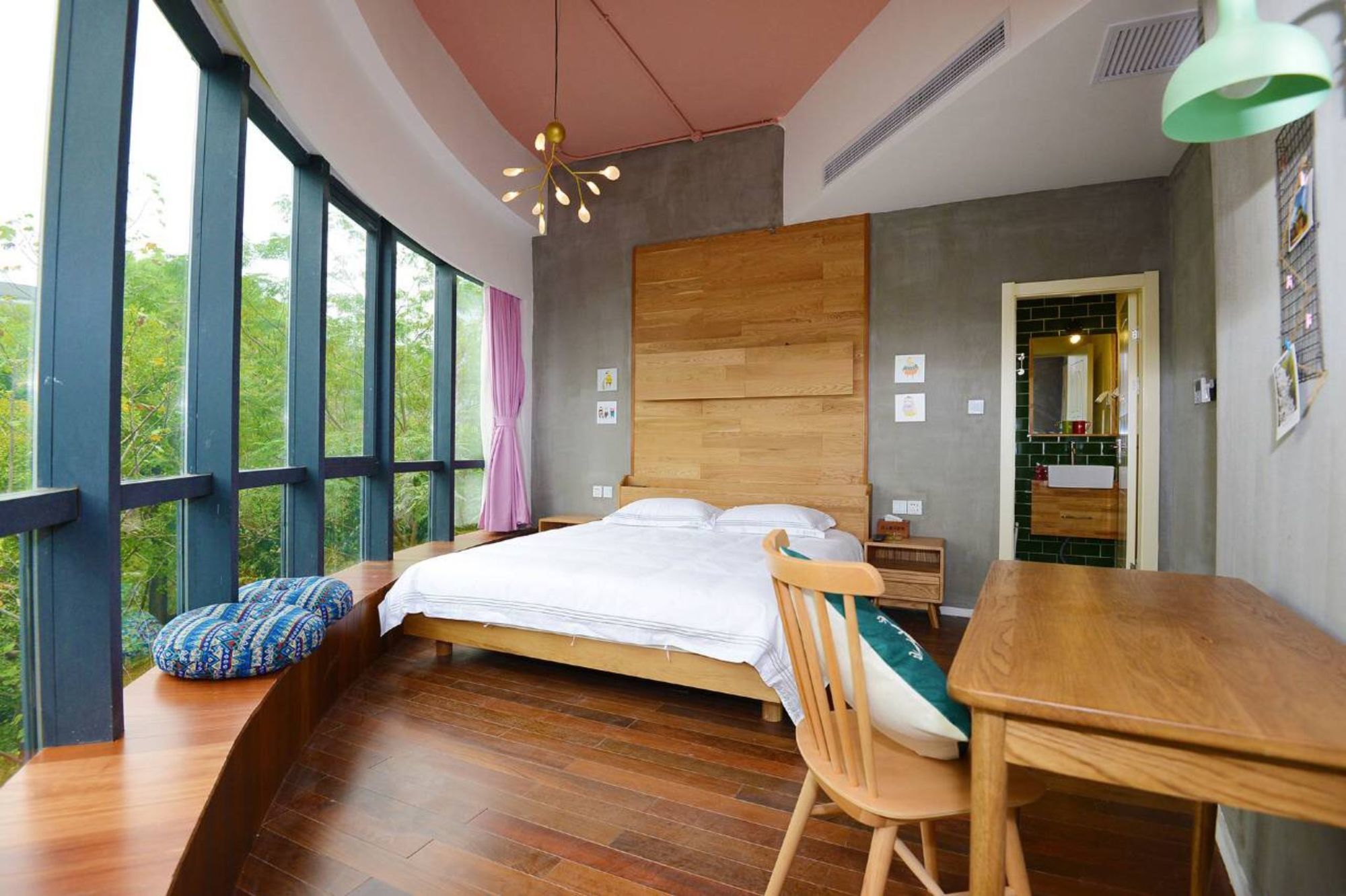 Фото J Trip Youth Hostel