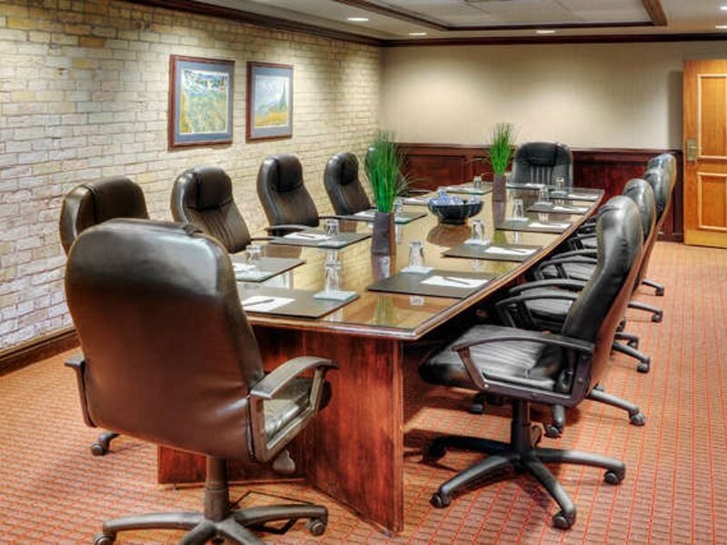 Фото Delta Hotels by Marriott London Armouries