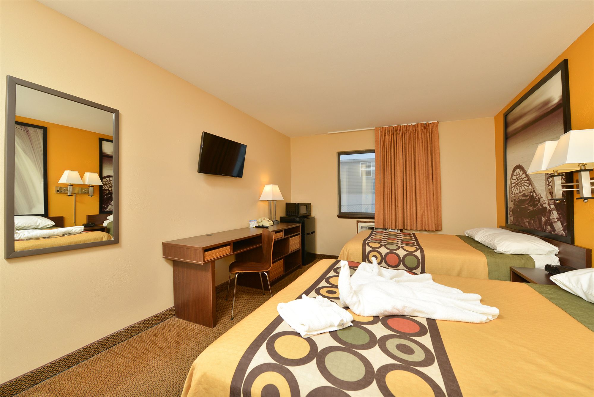 Фото Super 8 by Wyndham Rochester Mayo Clinic Area