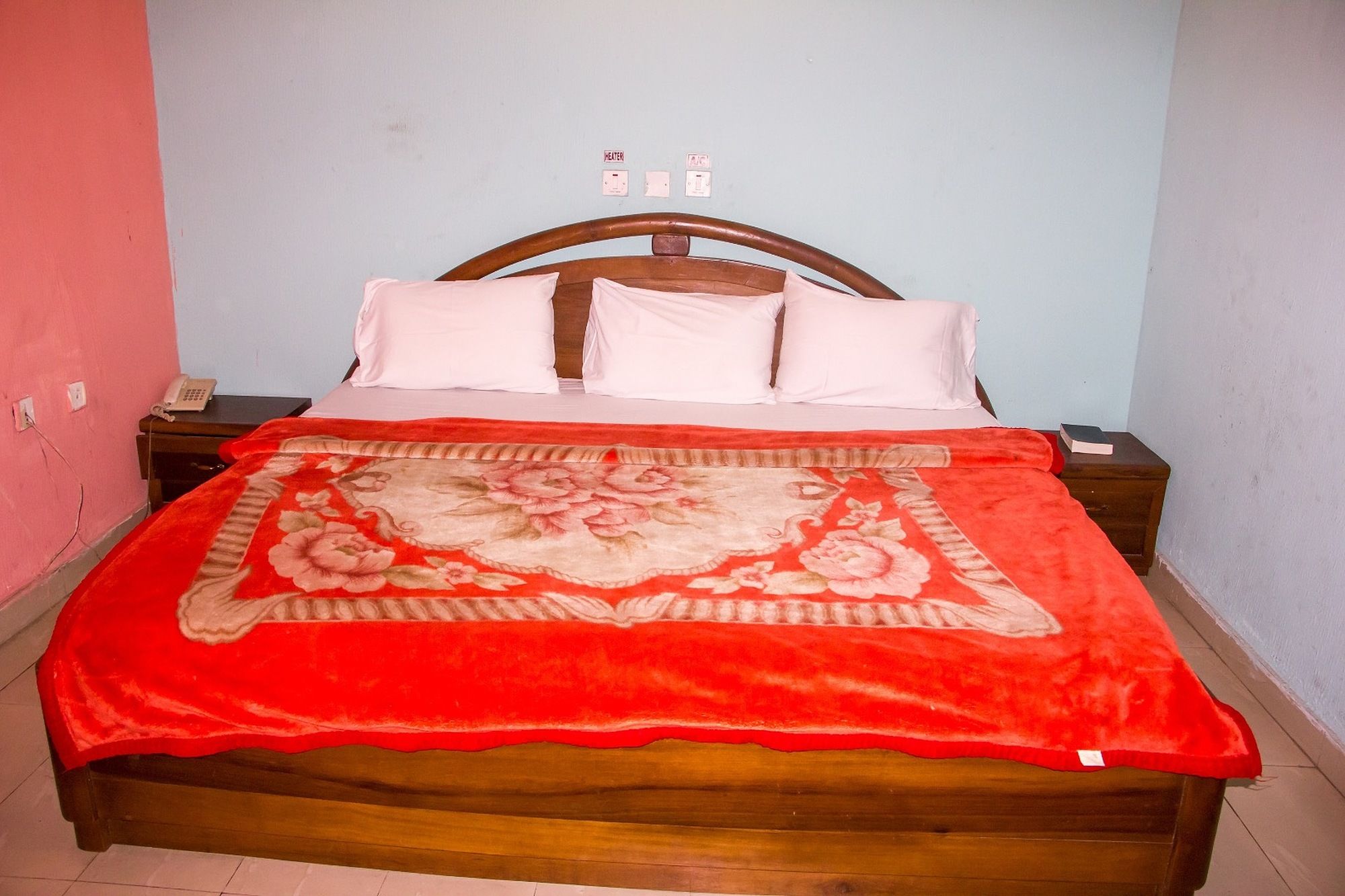 Фото Creme Suites & Hotel