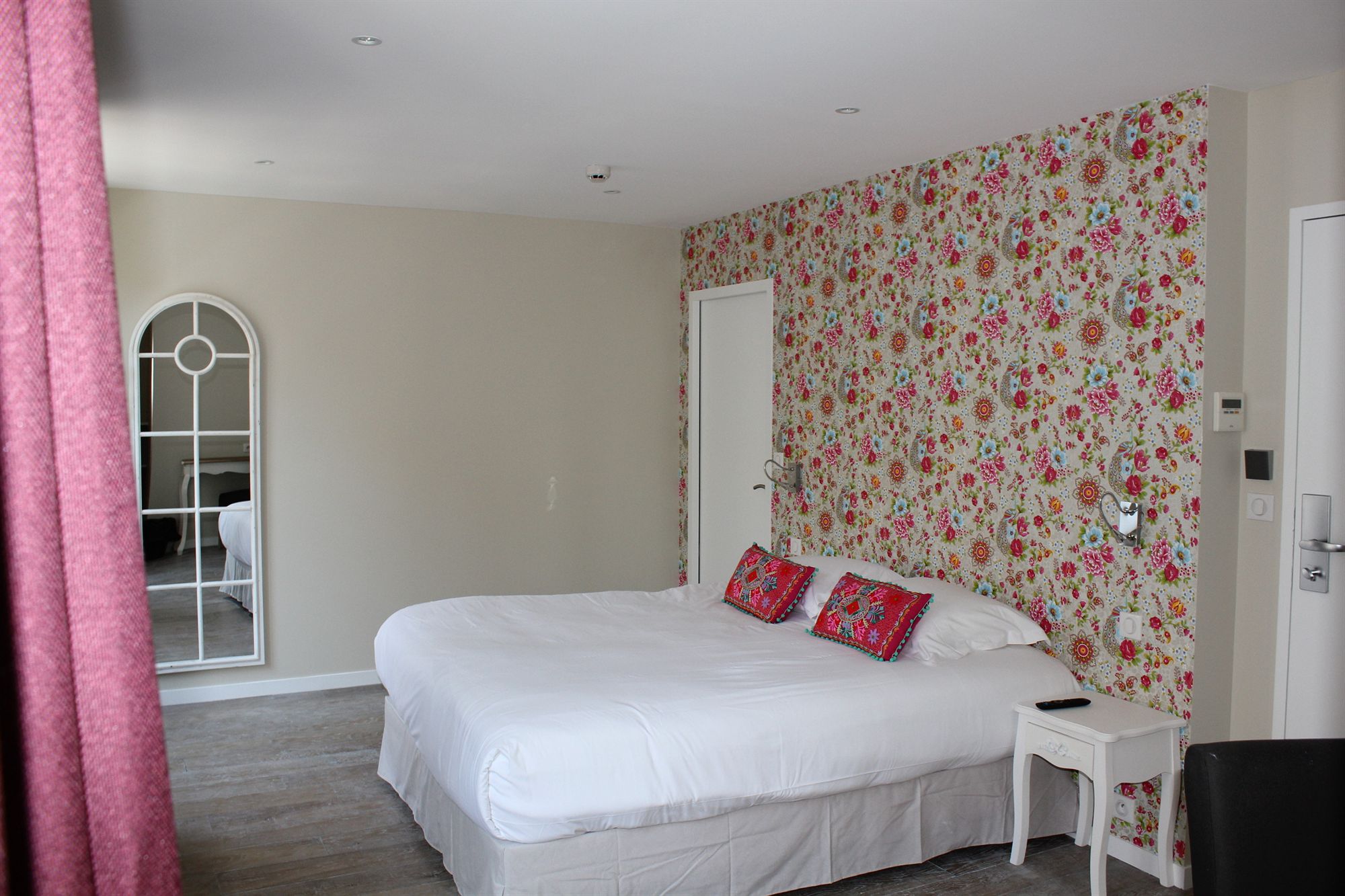 Фото Central Hotel