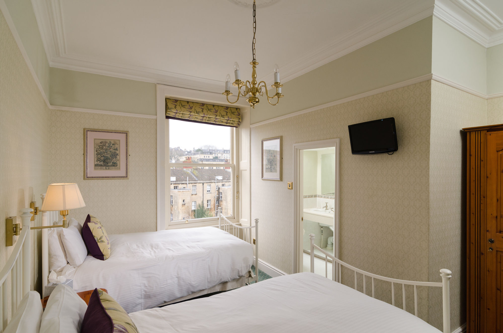 Фото The Kennard