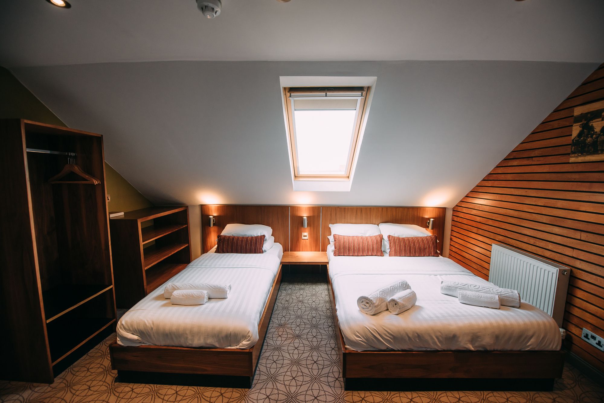 Фото The Commercial Hotel