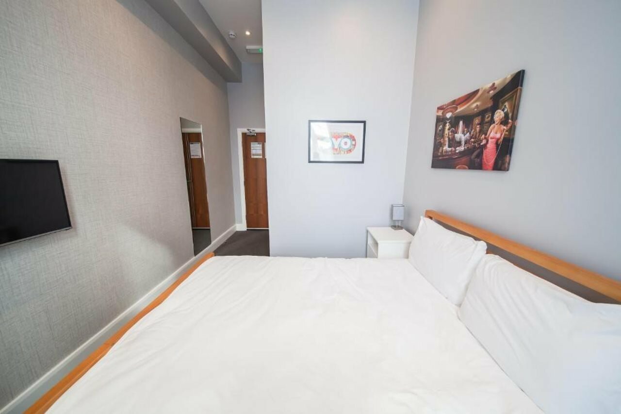 Фото Oyo The Arch, Wembly Stadium