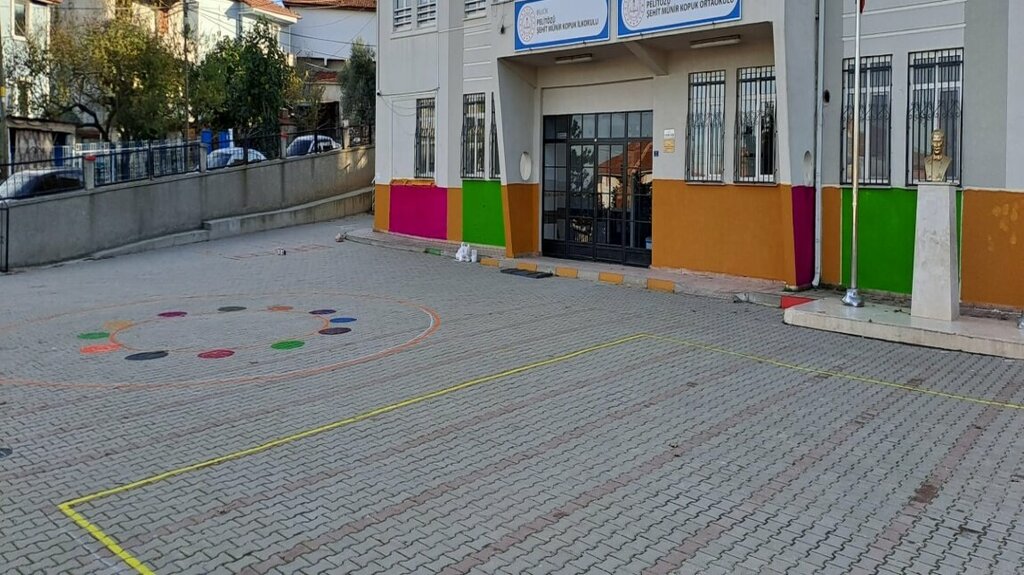 School Pelitozu Ilkogretim Okulu, Bilecik, photo