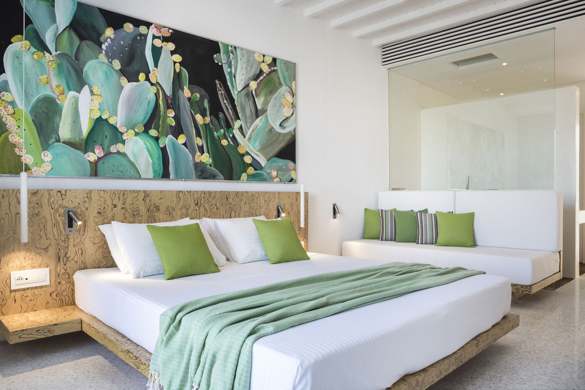 Фото Mykonos Dove Beachfront Hotel