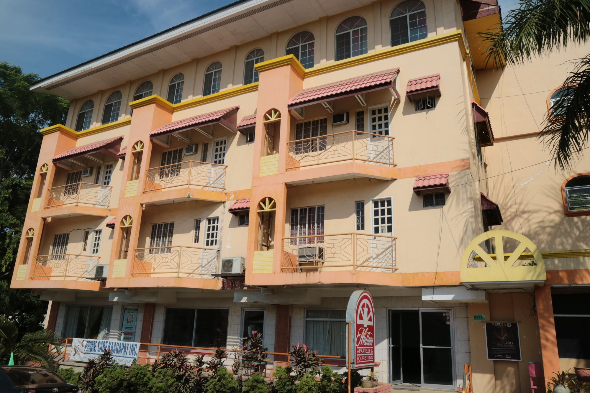 Фото Mellow Apartelle and Tourist Inn